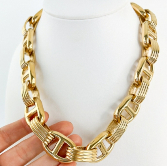 Givenchy Vintage Chunky Gold Plated Chain Link Necklace, Like New! - Picture 7 of 10